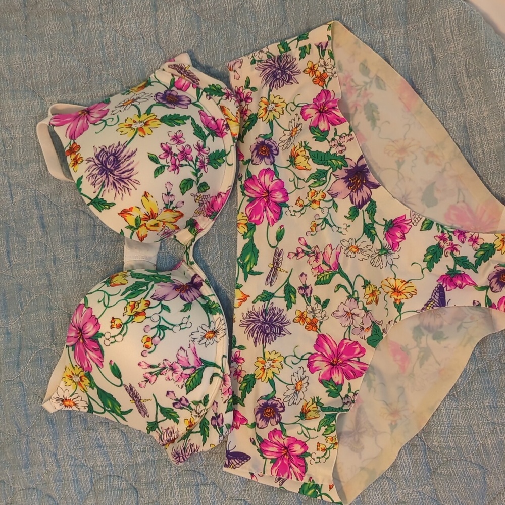Victoria's Secret bra and panty set. 36B